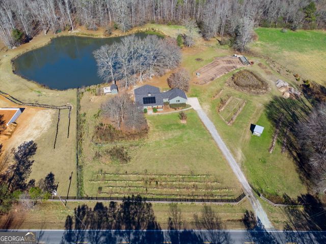 456 W McIntosh Road, Brooks, GA 30205