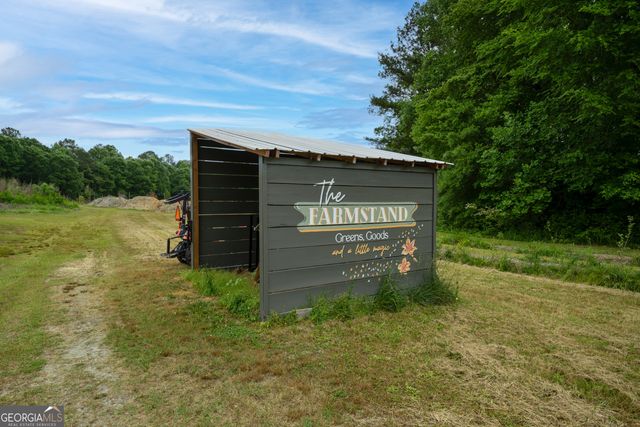 456 W McIntosh Road, Brooks, GA 30205