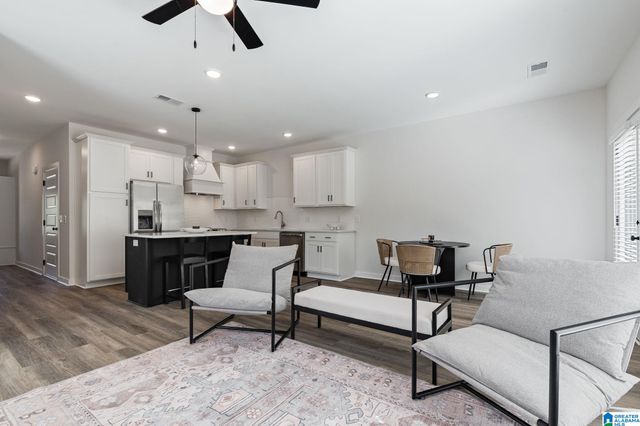 223 VILLAGE PARKWAY, Helena, AL 35080