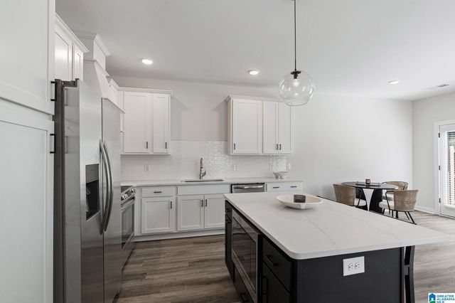 223 VILLAGE PARKWAY, Helena, AL 35080