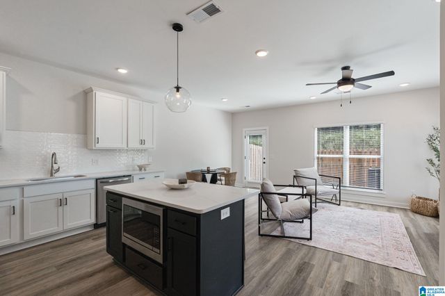 223 VILLAGE PARKWAY, Helena, AL 35080