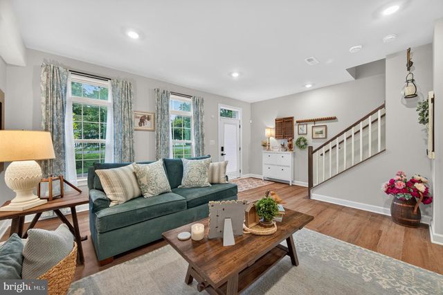 3722 MCLEAN AVE, Fairfax, VA 22030