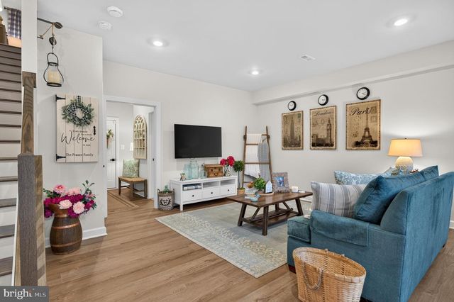 3722 MCLEAN AVE, Fairfax, VA 22030
