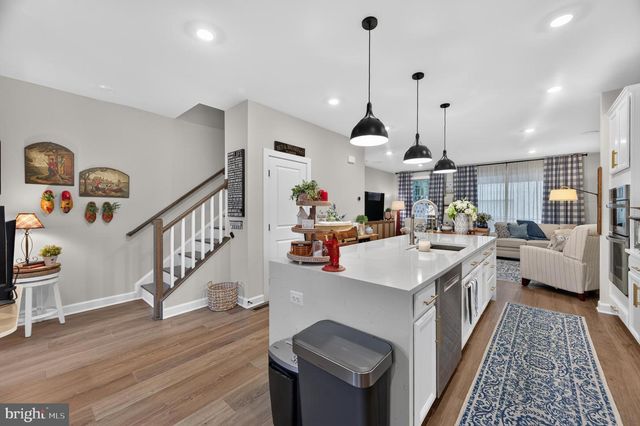 3722 MCLEAN AVE, Fairfax, VA 22030