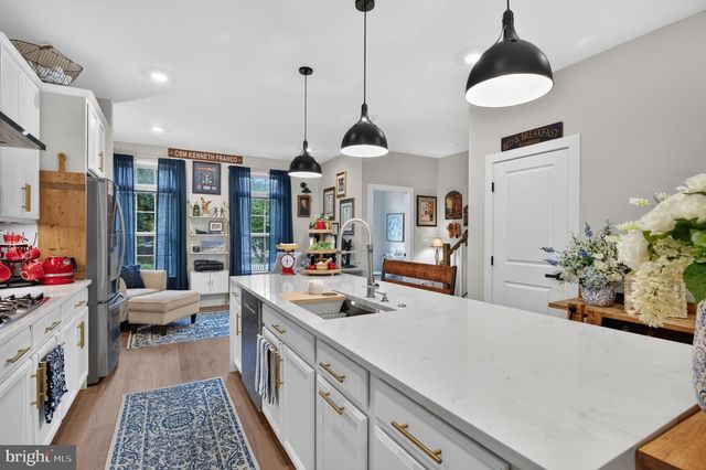 3722 MCLEAN AVE, Fairfax, VA 22030