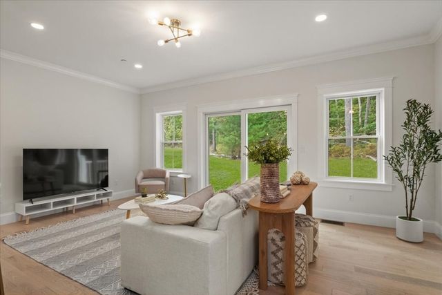 62 Uncas Avenue, Franklin, MA 02038