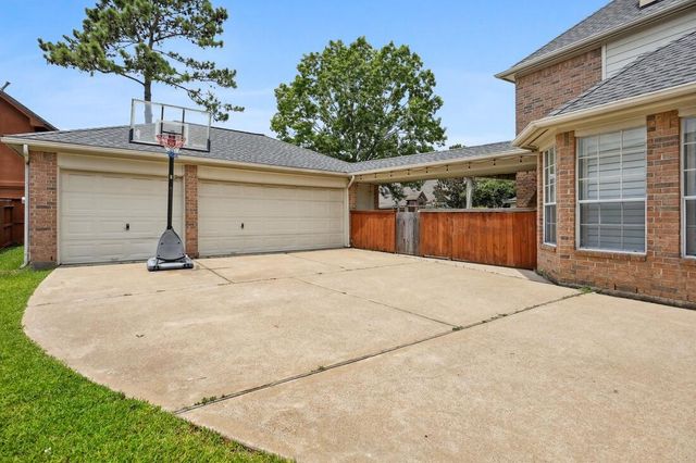 5819 Santa Fe Springs Drive, Houston, TX 77041