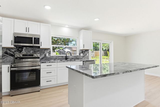 703 Hawks Ridge Road, Port Orange, FL 32127