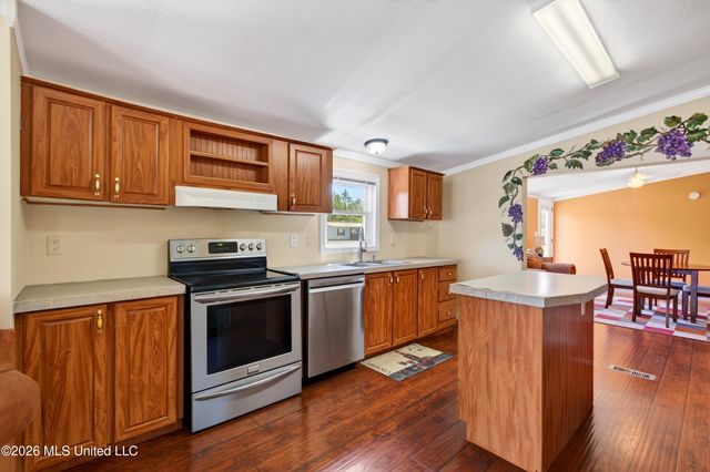 19561 Lennis Cuevas Road, Saucier, MS 39574