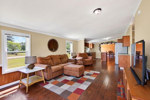 19561 Lennis Cuevas Road, Saucier, MS 39574