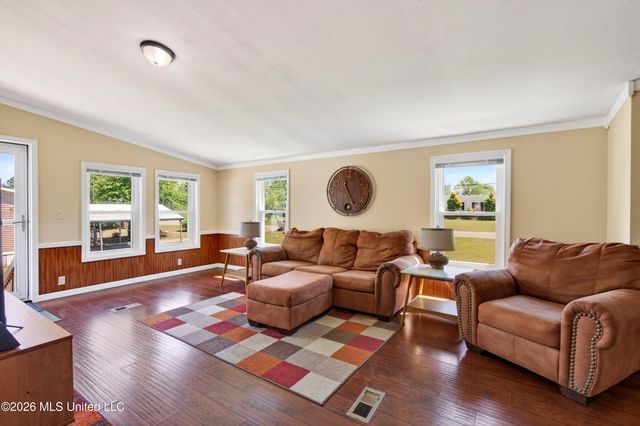 19561 Lennis Cuevas Road, Saucier, MS 39574