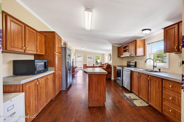 19561 Lennis Cuevas Road, Saucier, MS 39574