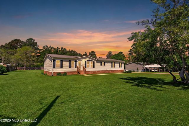 19561 Lennis Cuevas Road, Saucier, MS 39574