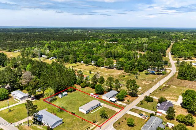 19561 Lennis Cuevas Road, Saucier, MS 39574