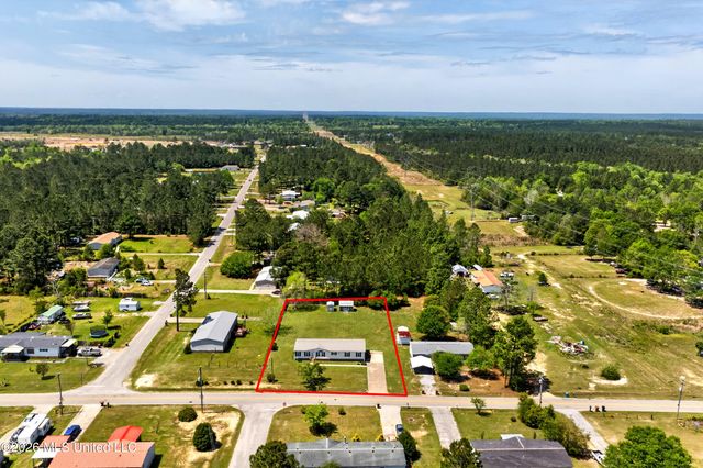 19561 Lennis Cuevas Road, Saucier, MS 39574