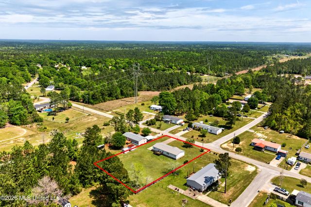 19561 Lennis Cuevas Road, Saucier, MS 39574