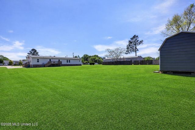 19561 Lennis Cuevas Road, Saucier, MS 39574