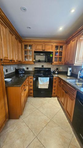 504 Davis Road 96, Palm Springs, FL 33461