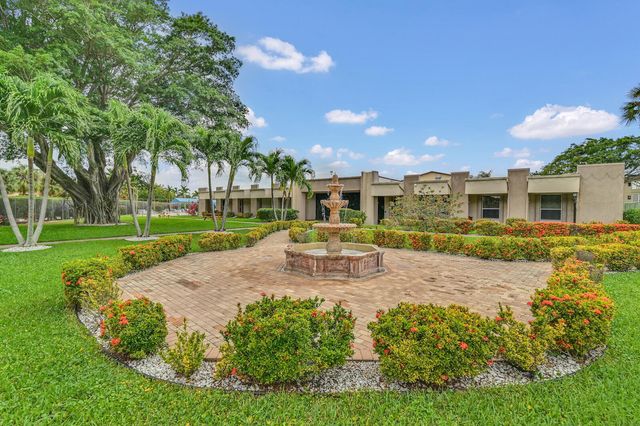 504 Davis Road 96, Palm Springs, FL 33461