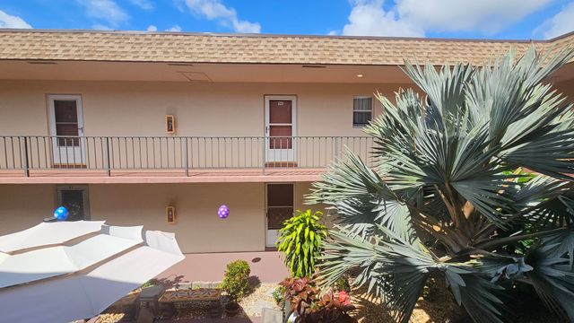 504 Davis Road 96, Palm Springs, FL 33461