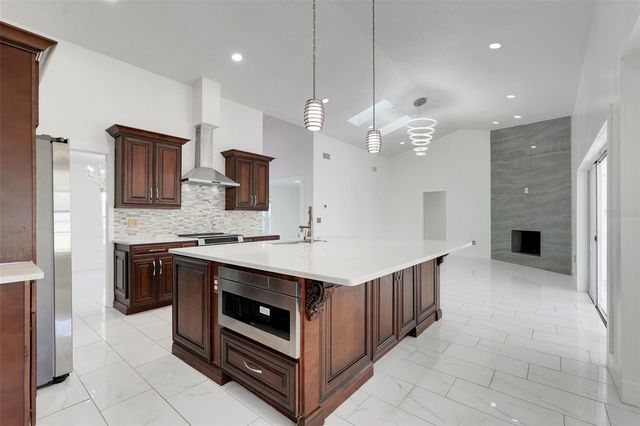 9106 GALLEON COURT, Orlando, FL 32819