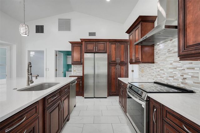 9106 GALLEON COURT, Orlando, FL 32819
