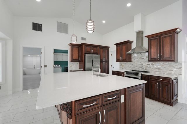 9106 GALLEON COURT, Orlando, FL 32819