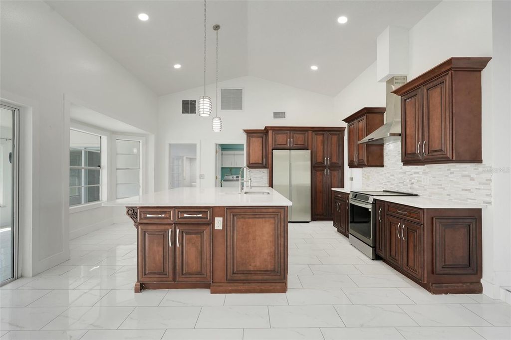 Image 12 of property listing at 9106 GALLEON COURT, Orlando, FL 32819