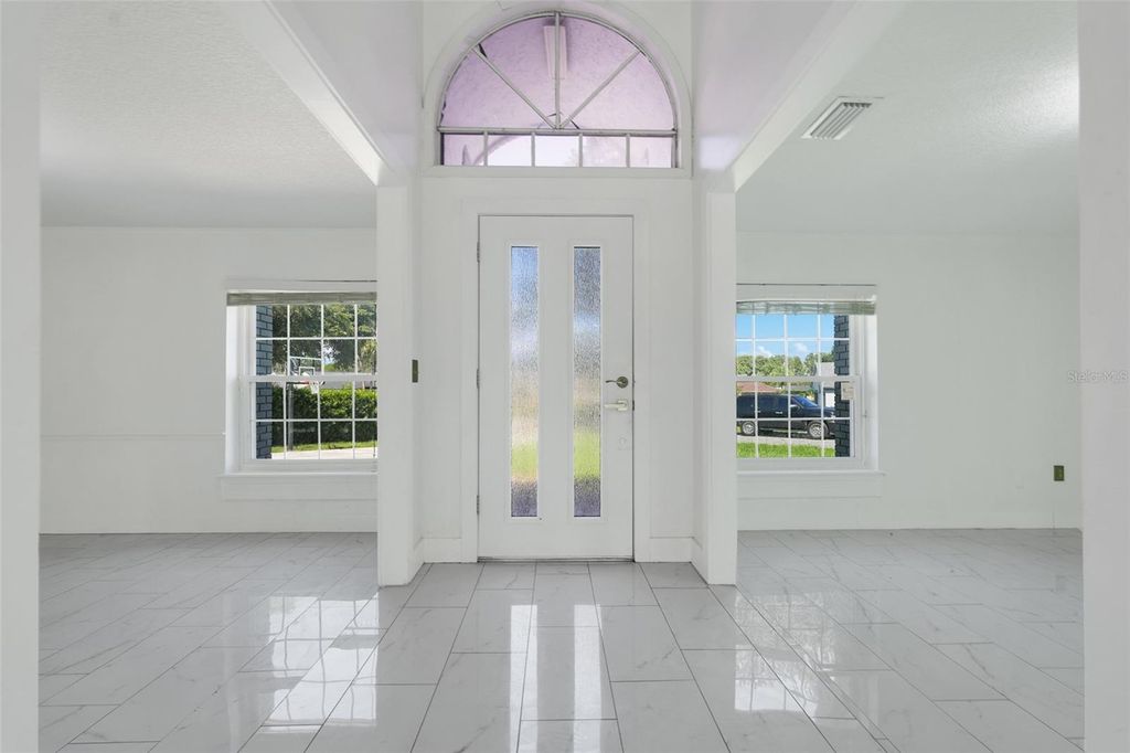 Image 3 of property listing at 9106 GALLEON COURT, Orlando, FL 32819