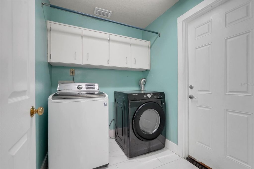 Image 31 of property listing at 9106 GALLEON COURT, Orlando, FL 32819