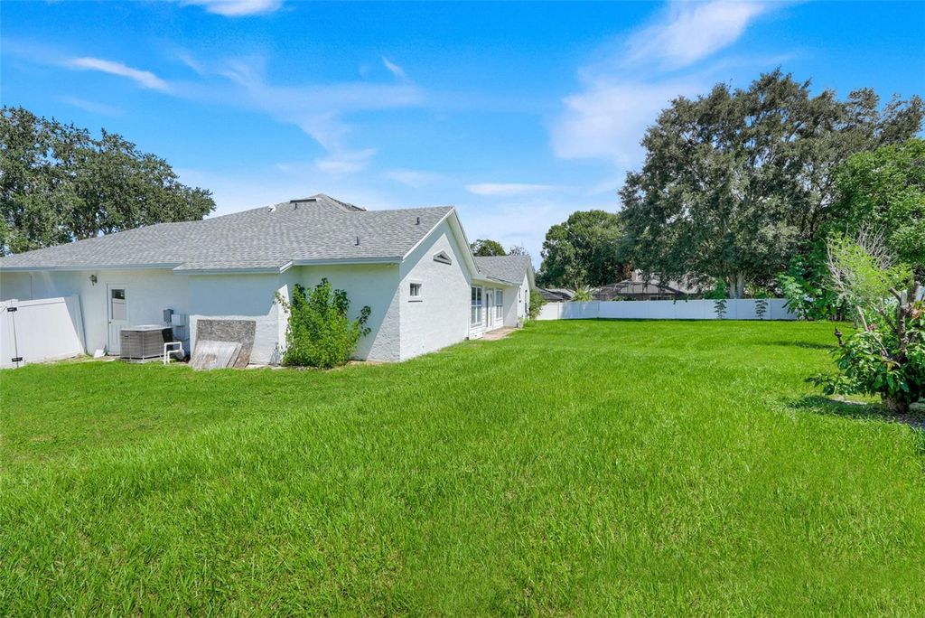 Image 36 of property listing at 9106 GALLEON COURT, Orlando, FL 32819
