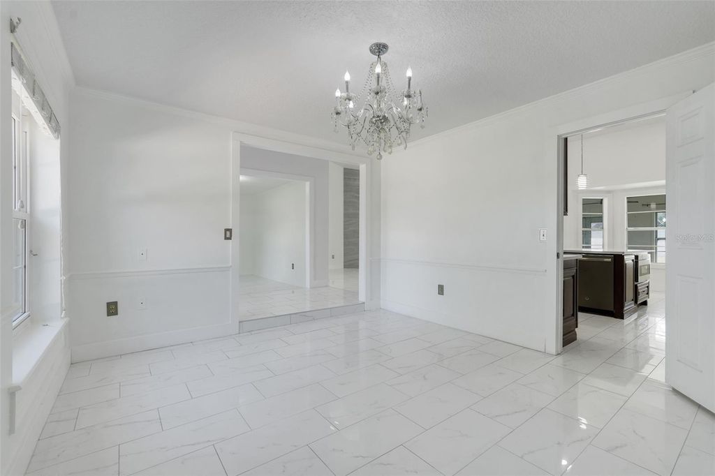 Image 7 of property listing at 9106 GALLEON COURT, Orlando, FL 32819