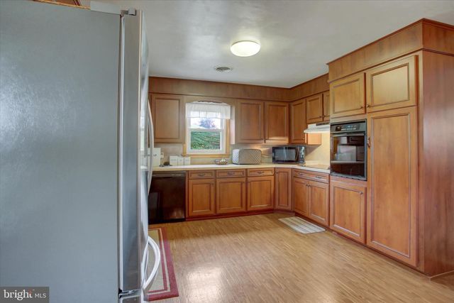 56 FIELD CIRCLE, Chambersburg, PA 17202