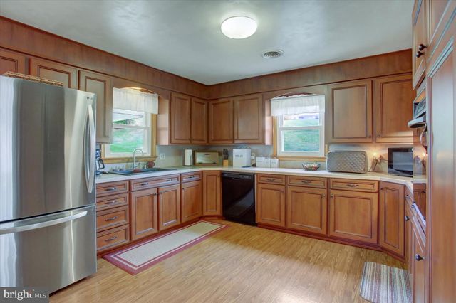 56 FIELD CIRCLE, Chambersburg, PA 17202