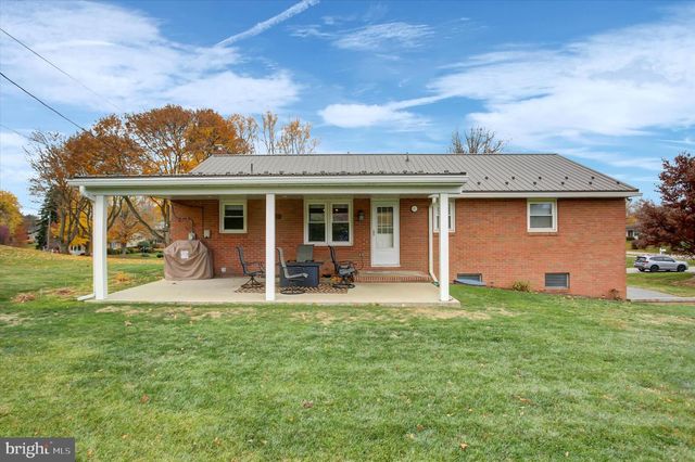 56 FIELD CIRCLE, Chambersburg, PA 17202