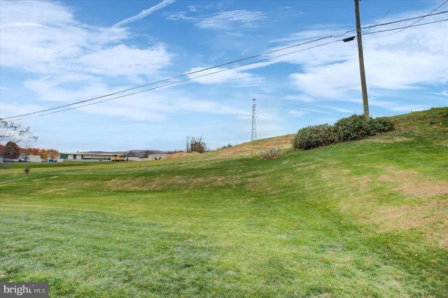 56 FIELD CIRCLE, Chambersburg, PA 17202