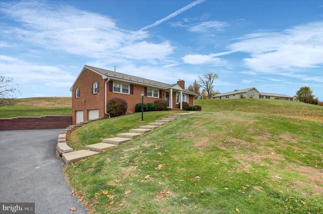 56 FIELD CIRCLE, Chambersburg, PA 17202
