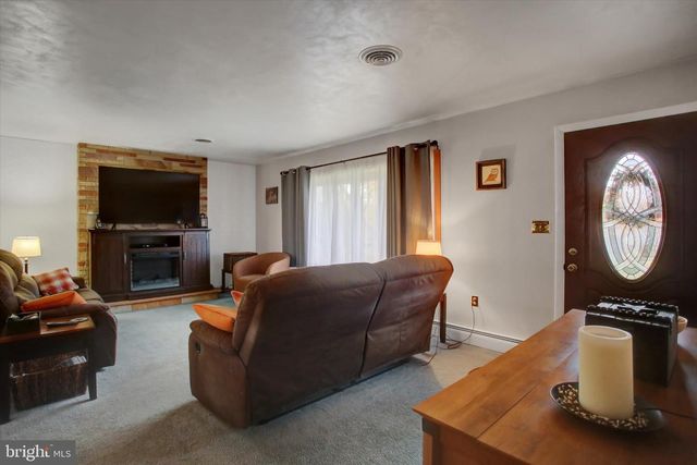 56 FIELD CIRCLE, Chambersburg, PA 17202