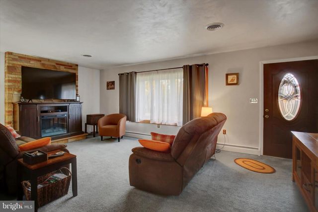 56 FIELD CIRCLE, Chambersburg, PA 17202