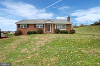 56 FIELD CIRCLE, Chambersburg, PA 17202