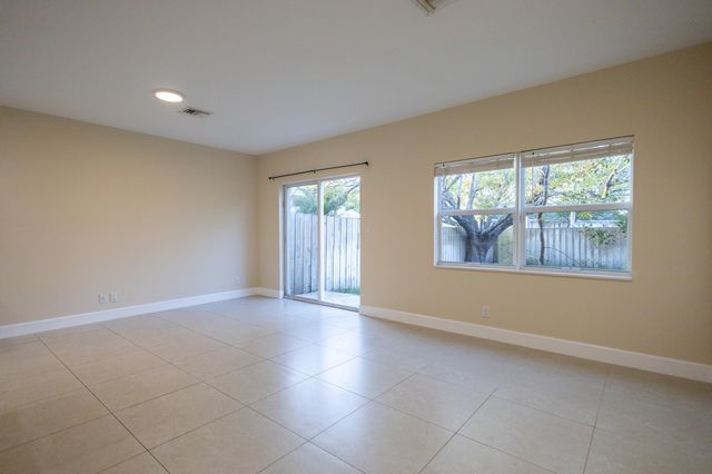 12437 Westhampton Circle, Wellington, FL 33414