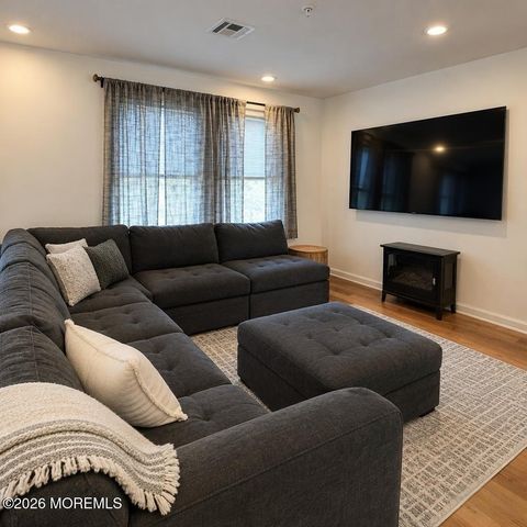 42 W Shore Street, Keansburg, NJ 07734