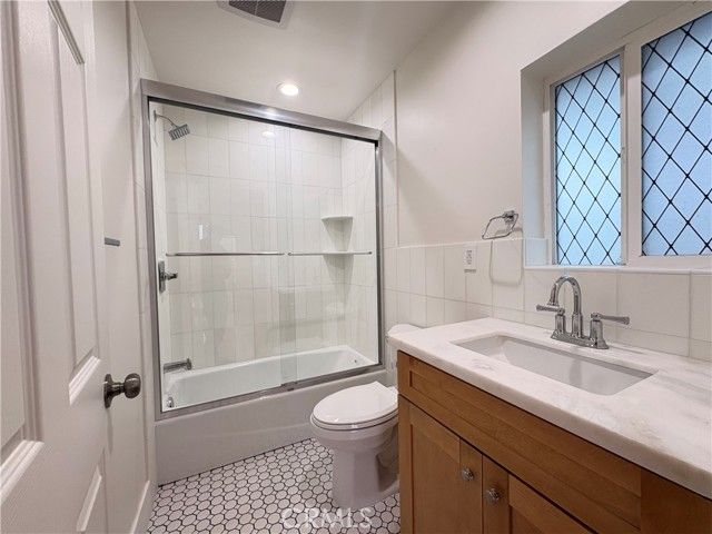 1703 W 25th, Los Angeles, CA 90018