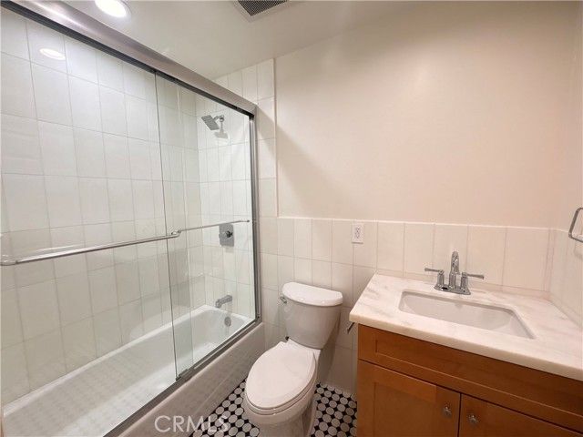 1703 W 25th, Los Angeles, CA 90018