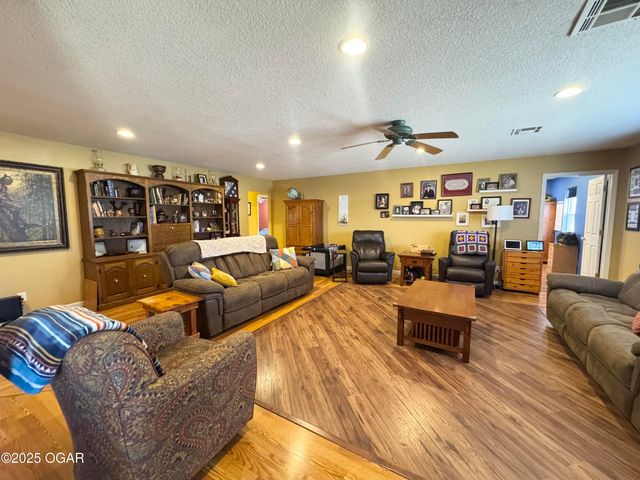 12882 Larissa Drive, Neosho, MO 64850