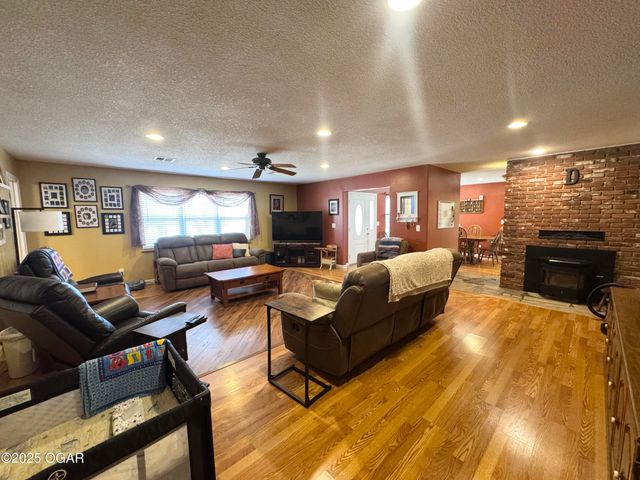 12882 Larissa Drive, Neosho, MO 64850