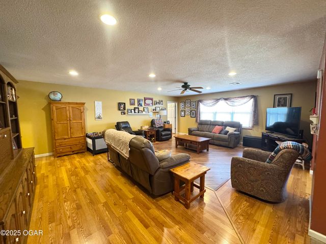 12882 Larissa Drive, Neosho, MO 64850