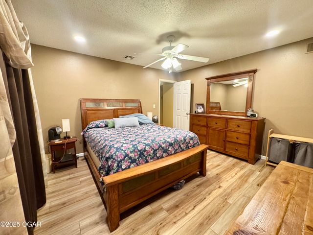 12882 Larissa Drive, Neosho, MO 64850