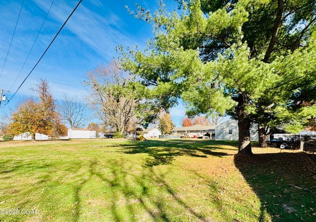 12882 Larissa Drive, Neosho, MO 64850