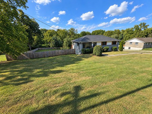 909 N Graycroft AVE, Madison, TN 37115